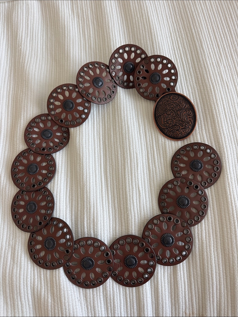 Brown Decorative leather Disc-Link Belt - Women's Accessories